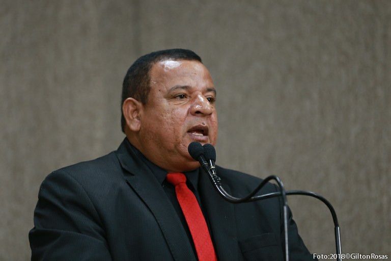 Américo de Deus pede a inclusão de aulas de educação financeira nas escolas de Aracaju