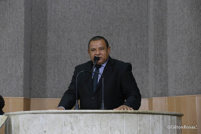 Américo de Deus relata calamidade no Cemitério São João Batista