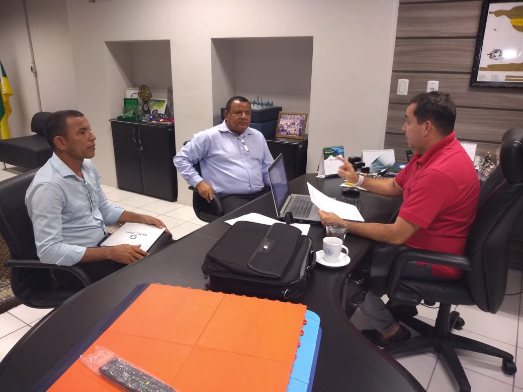 Américo de Deus se reúne com superintendente de Esporte da Seduc para verificar andamento de demanda