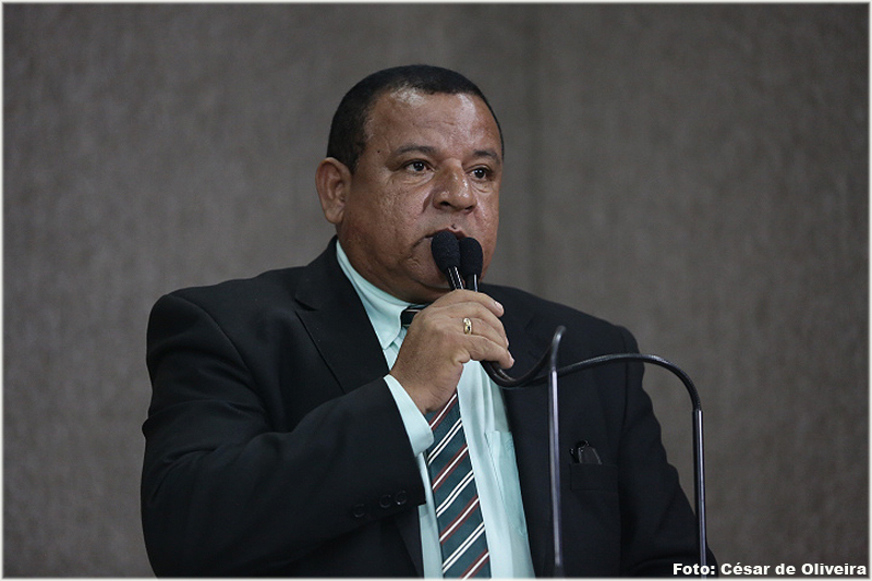 Américo de Deus solicita criação de restaurantes populares