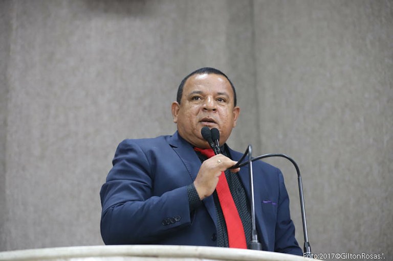 Américo de Deus trata das condições do transporte público