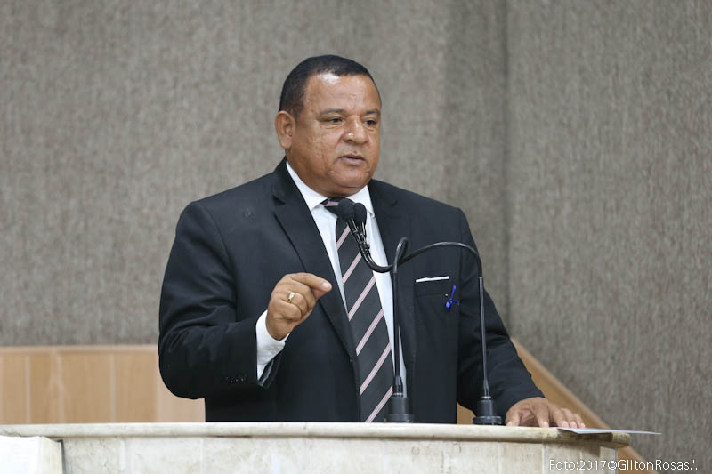 Américo de Deus volta cobrar repintura de faixa de pedestre