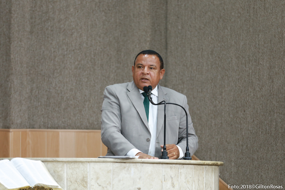 Américo deDeus crítica assalto no Colégio Estadual Gov. Augusto Franco