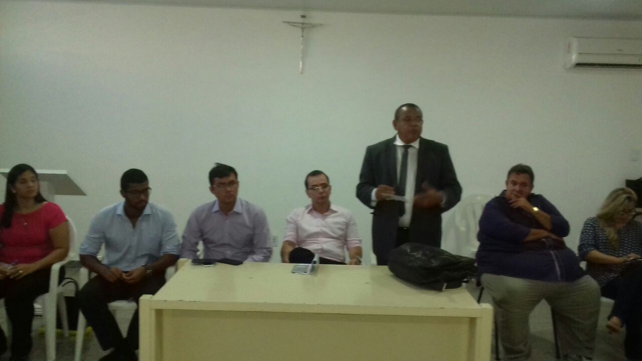 Américo discuti melhorias do serviço prestado na Unidade de Saúde da Família Hugo Gurgel