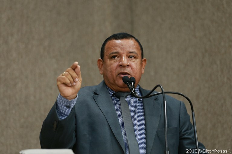 Américo fala sobre demandas da população do Loteamento Getimana