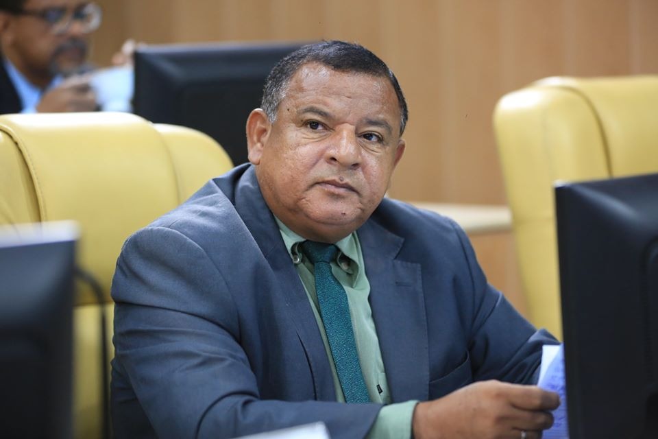 Américo fala em entrevista sobre crises com a Covid-19 e ações parlamentares durante a pandemia