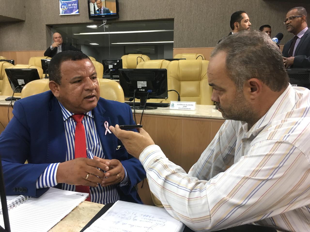 Américo fala em rádio sobre envios de ofícios aos órgãos públicos para enfrentamento à Covid 19