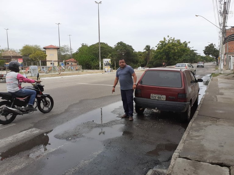 Américo identifica vazamento na Coroa do Meio e solicita intervenção da Deso