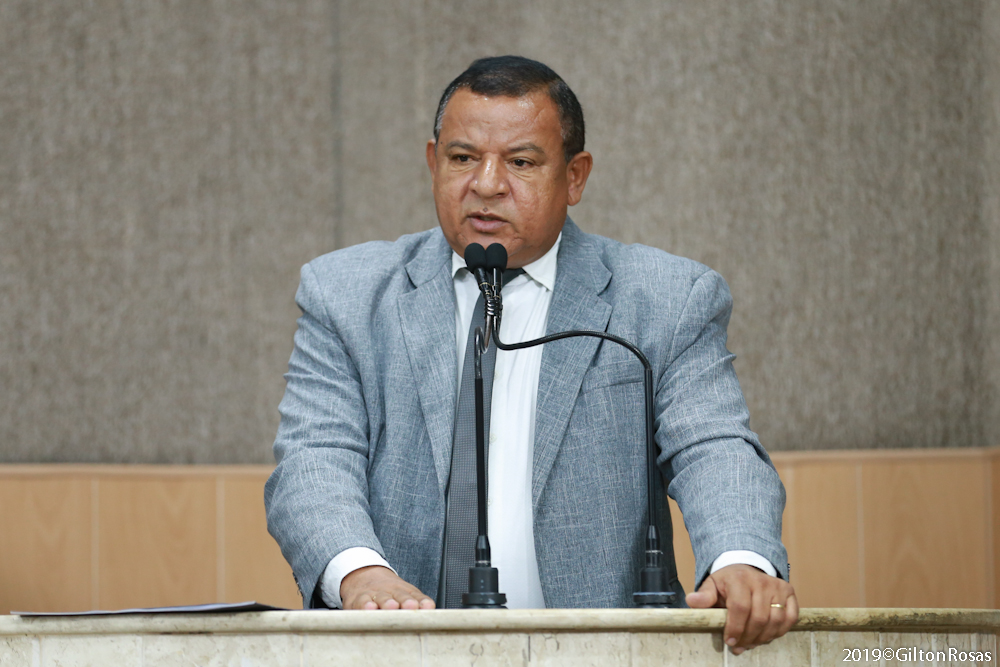 Américo lamenta anúncio de corte de repasse à universidades federais