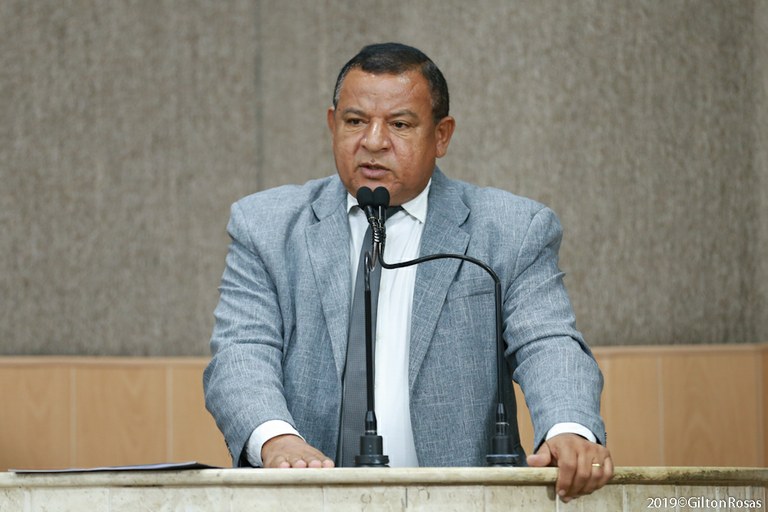 Américo lamenta anúncio de corte de repasse à universidades federais