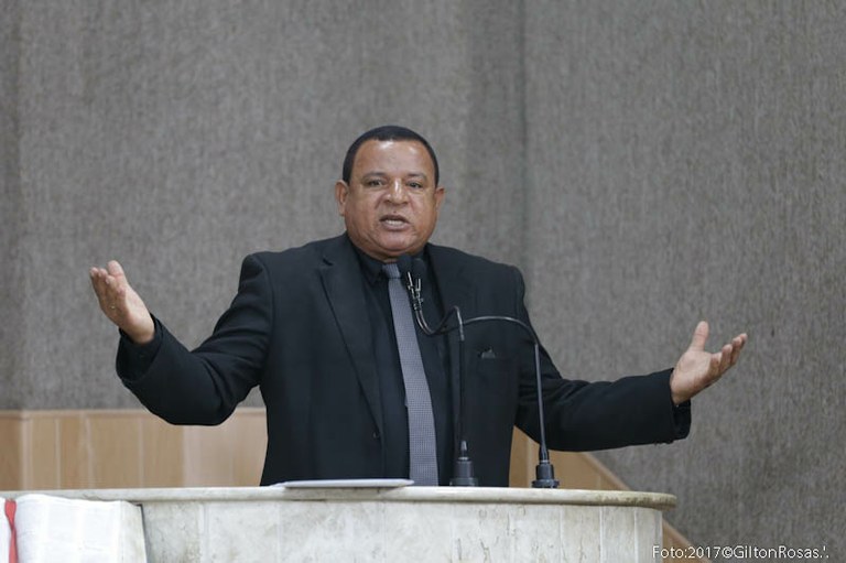 Américo lamenta o crescente aumento da violência contra a mulher