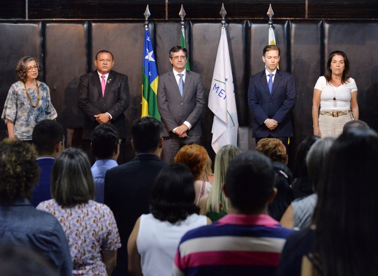 Américo representa a CMA em entrega de Diploma de Honra ao Mérito ao secretário da Educação