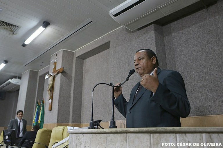 Américo se preocupa com juros abusivos de bancos