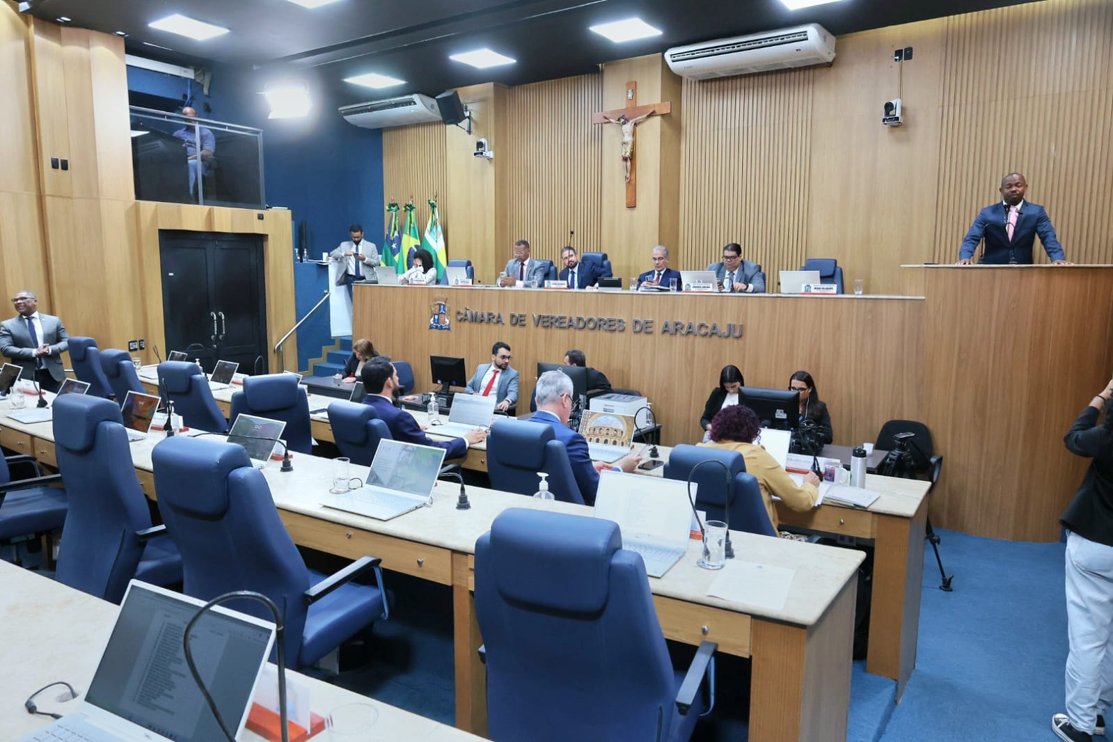 Ampliação dos serviços da Maternidade Lourdes Nogueira, aquisição de equipamentos para coleta seletiva e cobranças por esclarecimentos da prefeitura marcam o Grande Expediente 