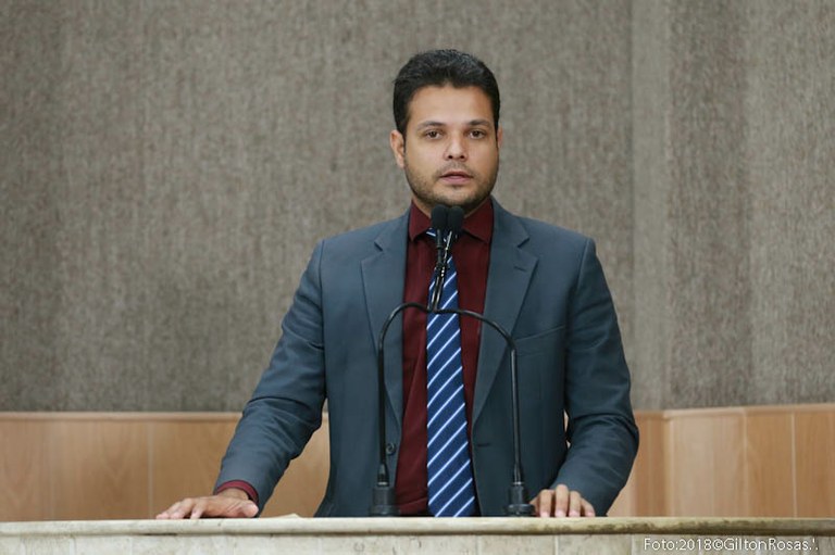 Anderson de Tuca: “Além do câncer, os pacientes convivem com o descaso dos gestores”