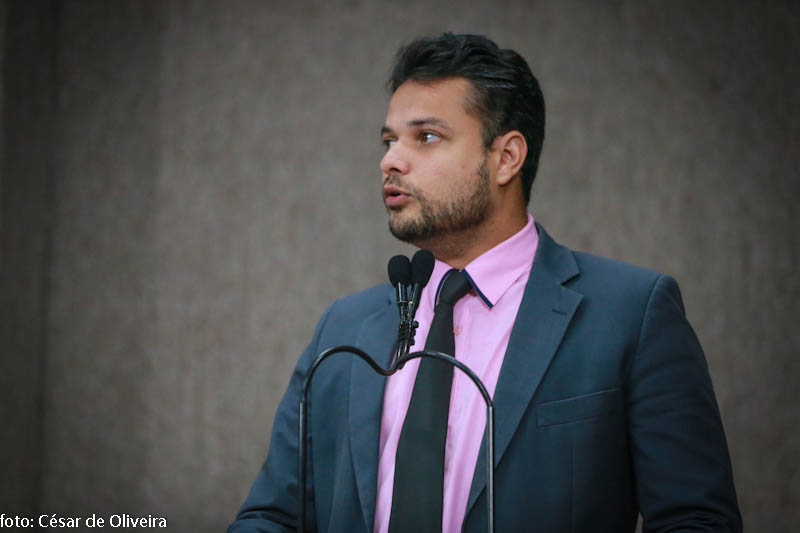 Anderson de Tuca: “Ninguém sabe qual a finalidade das faixas exclusivas em Aracaju”