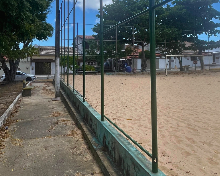 Anderson de Tuca cobra instalação do alambrado da Praça Ronaldo Calumby 