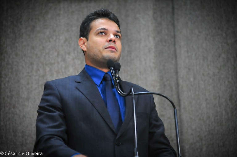 Anderson de Tuca cobra melhorias na região da Estrada da Luzia