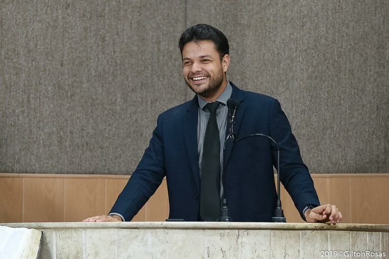 Anderson de Tuca comemora a recuperação da Avenida Augusto Franco