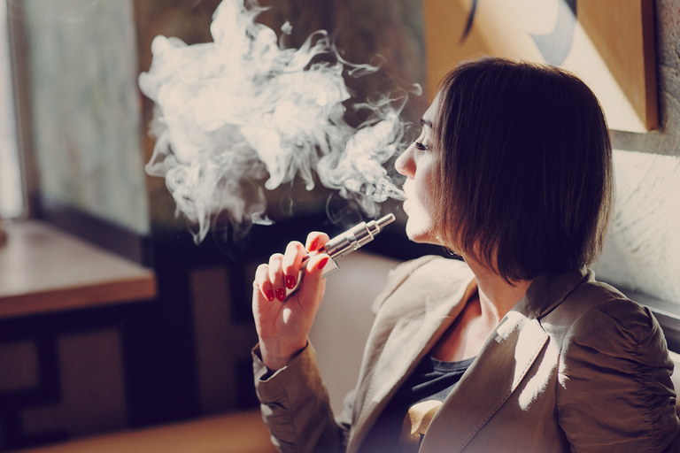 Anderson de Tuca fala sobre os males do uso do cigarro eletrônico