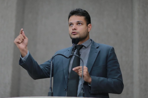 Anderson de Tuca: Governo deve flexibilizar cobrança de taxas sobre serviços básicos