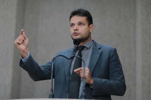 Anderson de Tuca: Governo deve flexibilizar cobrança de taxas sobre serviços básicos