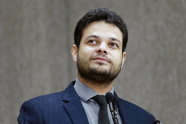 Anderson de Tuca leva melhorias a Rua Rio Grande do Sul