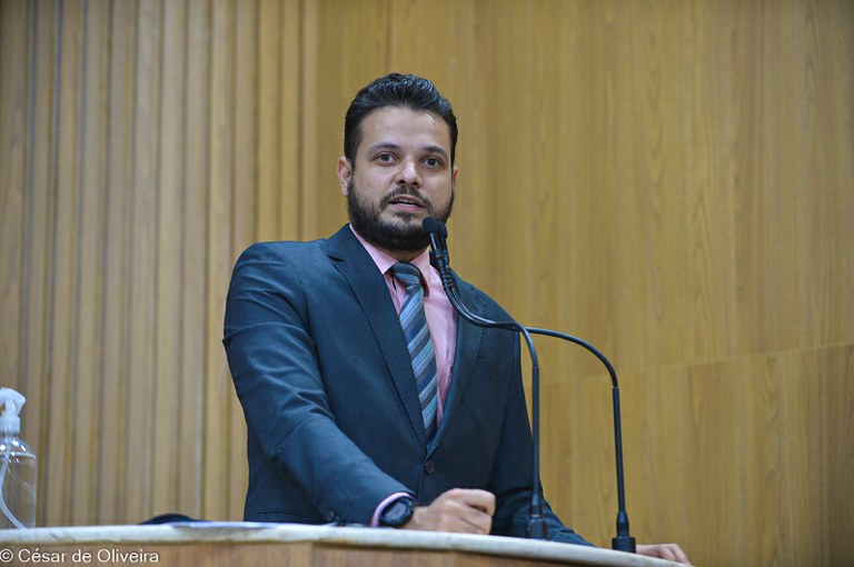 Anderson de Tuca pede conscientização no novembro azul