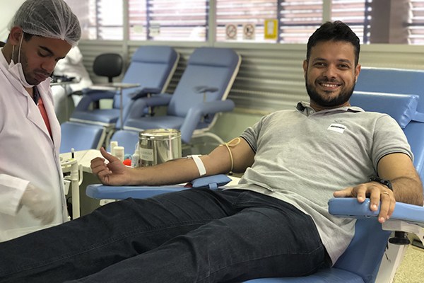 Anderson de Tuca realiza segunda campanha de doação de sangue