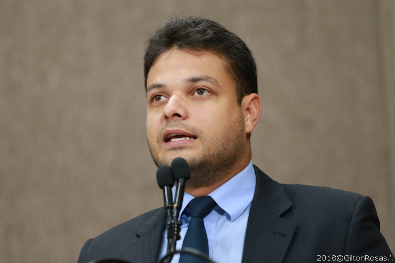 Anderson de Tuca ressalta a implantação de redutor de velocidade no Siqueira