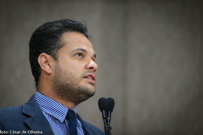 Anderson de Tuca ressalta o patriotismo em desfile cívico