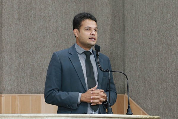 Anderson de Tuca sai em defesa da regularização dos taxistas da zona sul