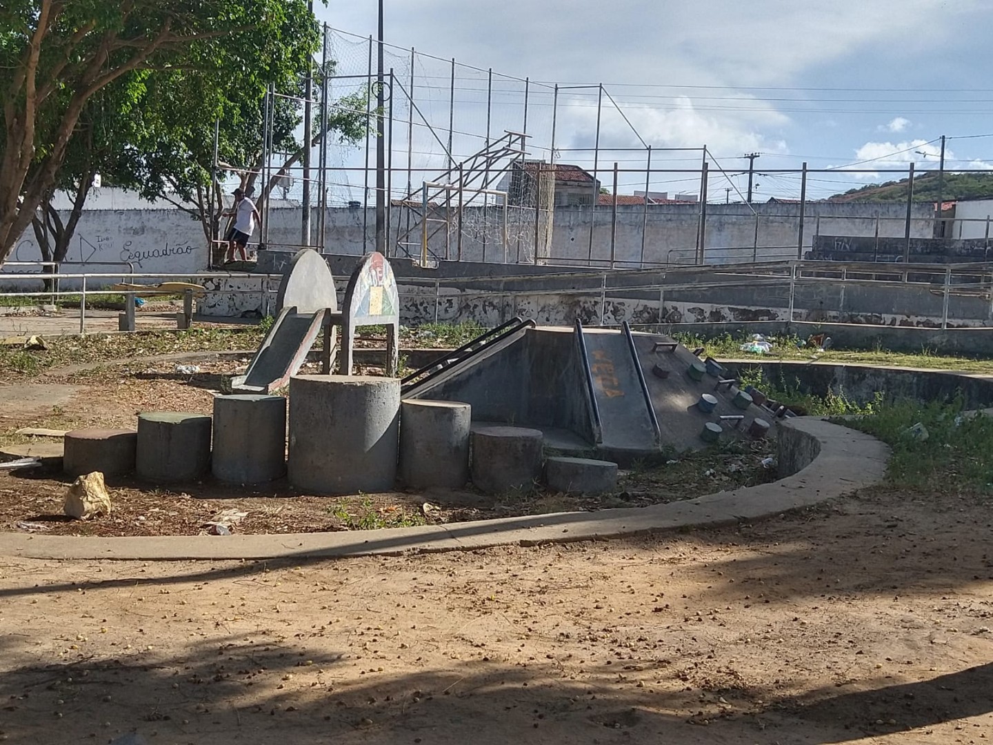 Anderson de Tuca solicita revitalização em praça no Conj. Padre Pedro