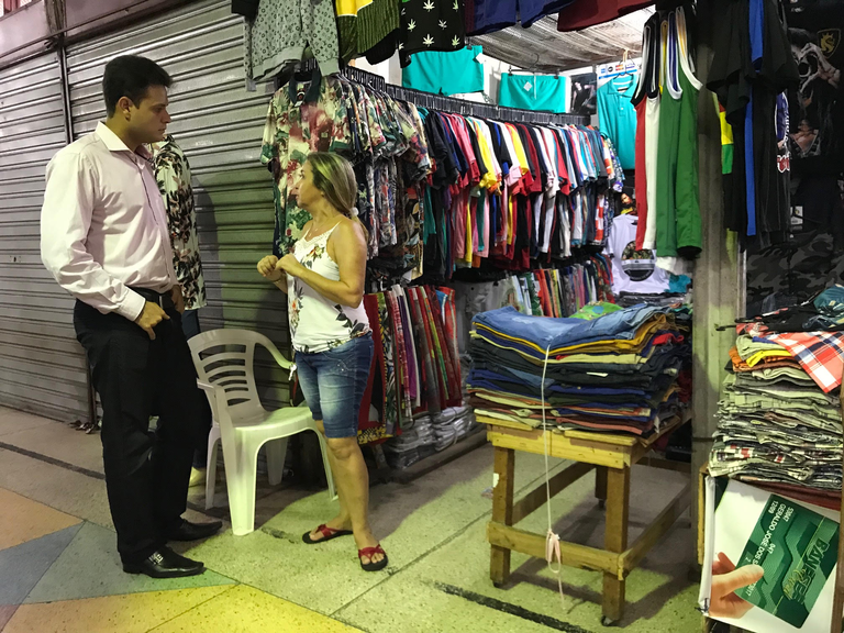 Anderson de Tuca visita Mercado Virgínia Leite Franco