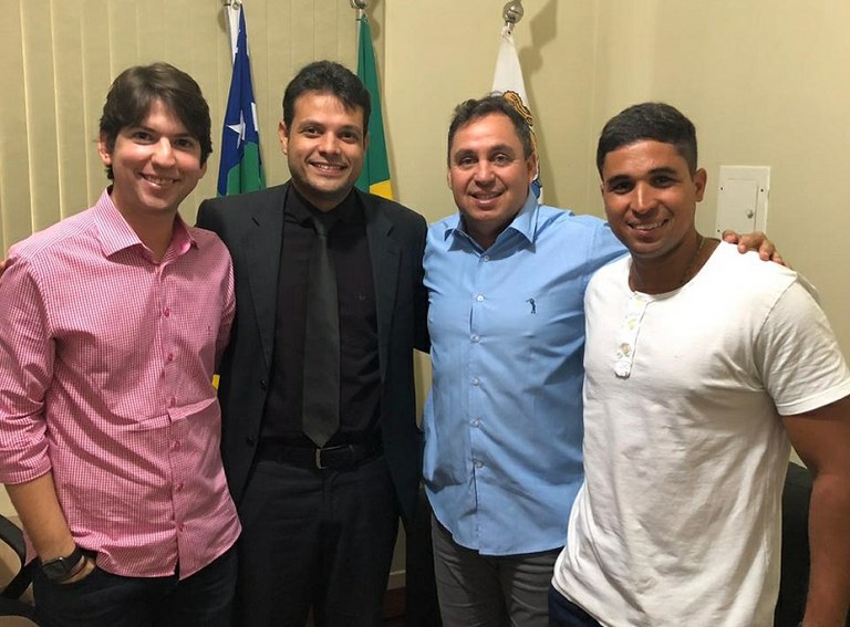 Anderson de Tuca visita secretário da Juventude e do Esporte