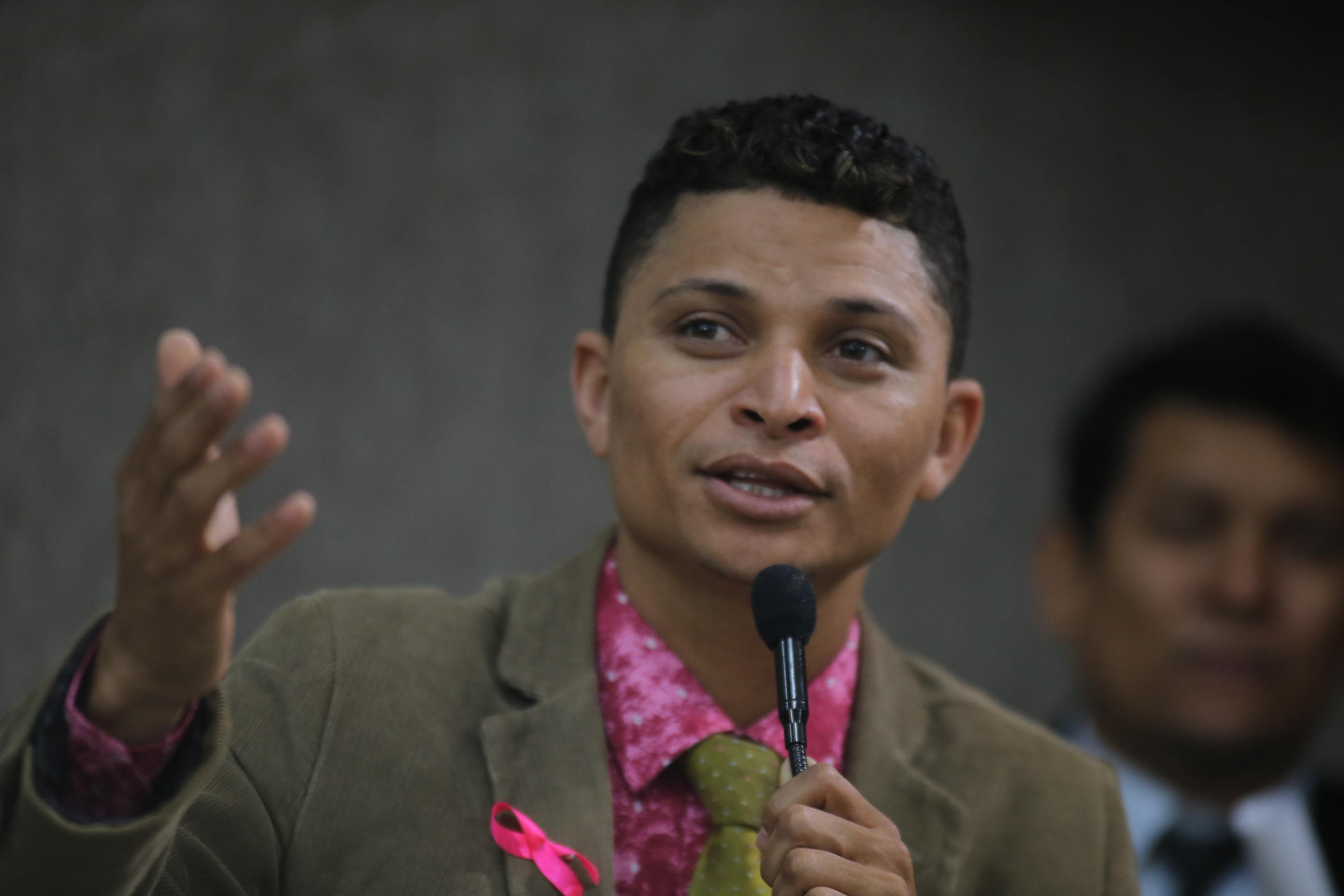 Após anos de luta, Palhaço Soneca comemora anúncio de obras no canal do São Carlos