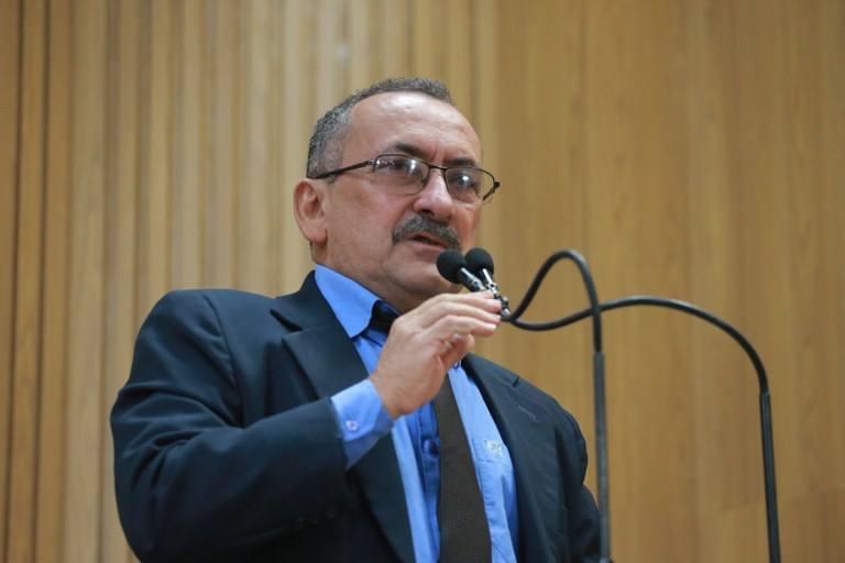 Após erro da Maternidade Santa Isabel, mulher dá à luz dentro do carro do vereador Cícero