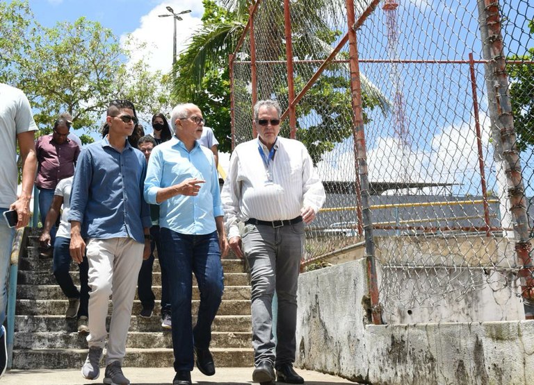 Após luta incansável de Soneca, praça João Paulo II será reformada no Olaria