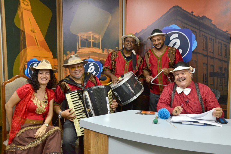 Apresentador do É Coisa Nossa é premiado com Sanfona de Ouro