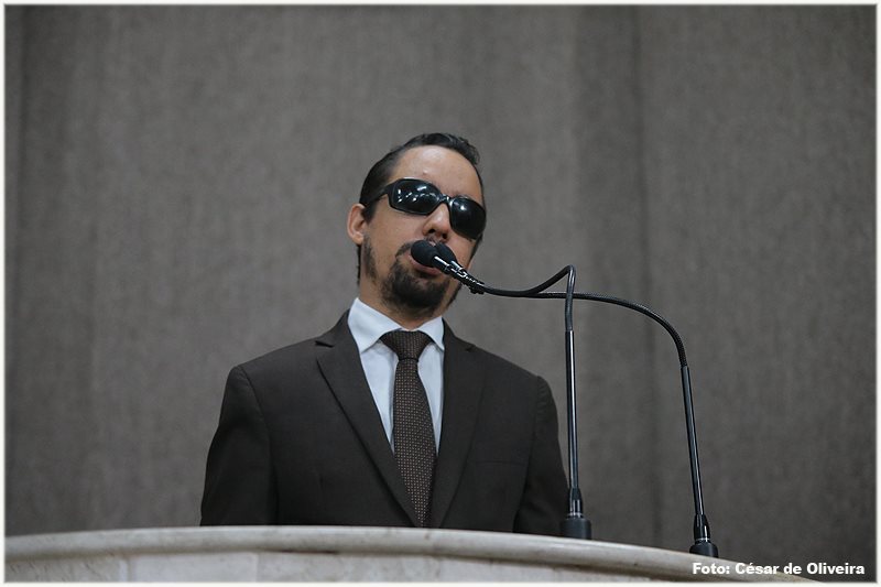 Aracaju pode ofertar material didático para alunos com deficiência visual