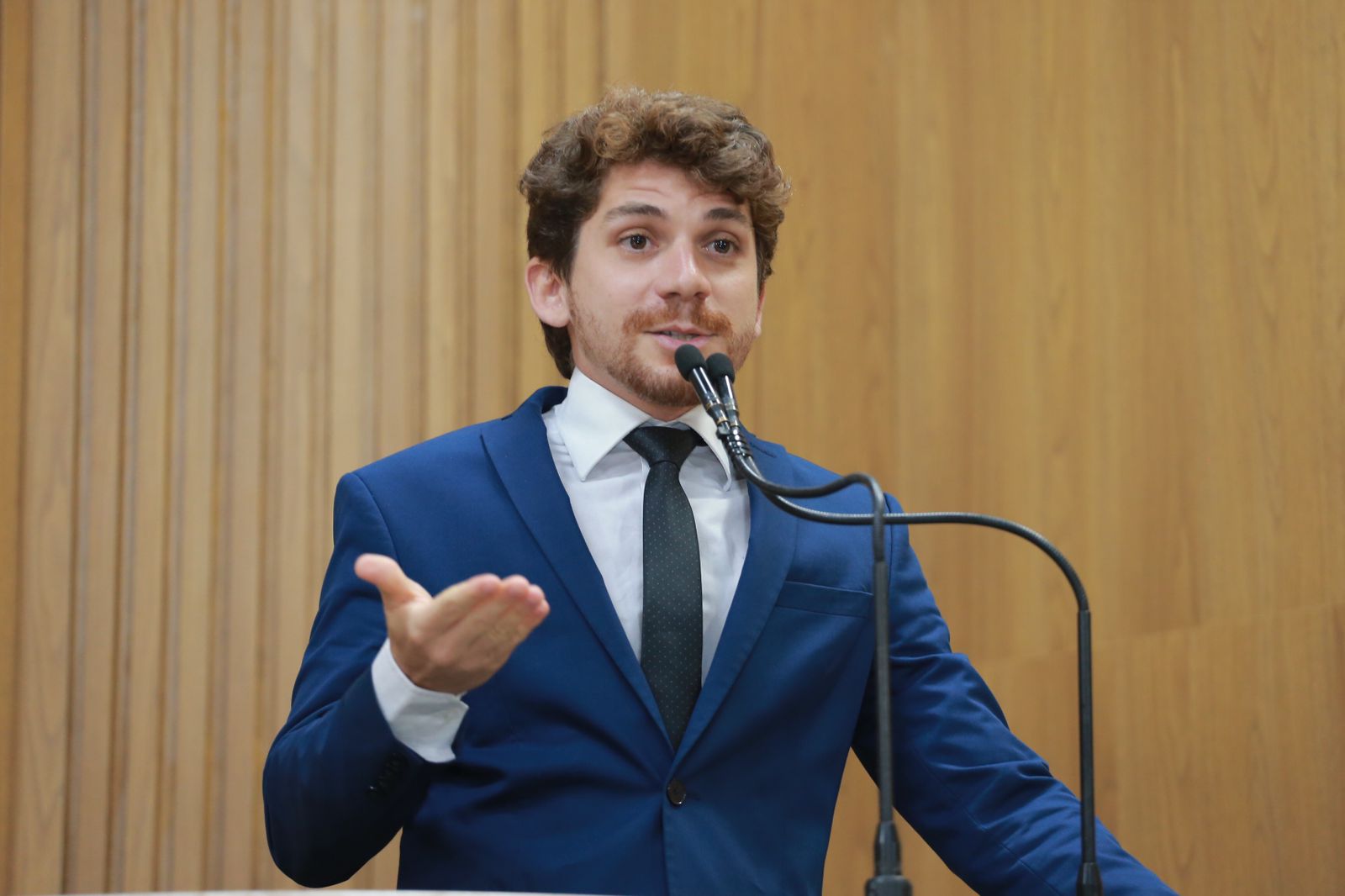 "Aracaju só possui um cemitério com licença ambiental", alerta Breno Garibalde