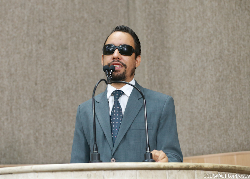 Aribé critica “política retrógrada e ditatorial” na CPI do Lixo