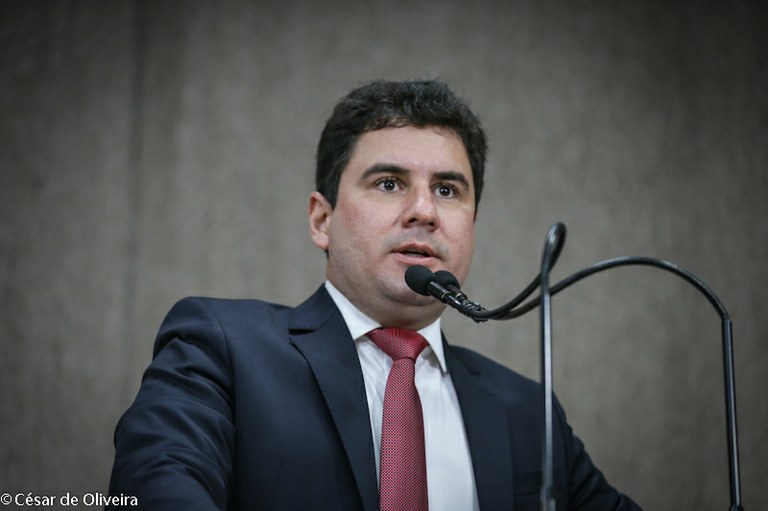 Armando Batalha Júnior faz alerta aos pais sobre violência infantil