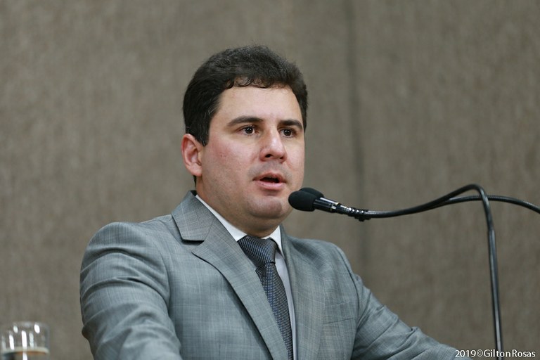 Armando Batalha Júnior toma posse como vereador por 121 dias 