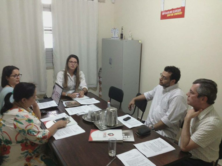 Assistentes Sociais discutem ação profissional para as escolas de Aracaju