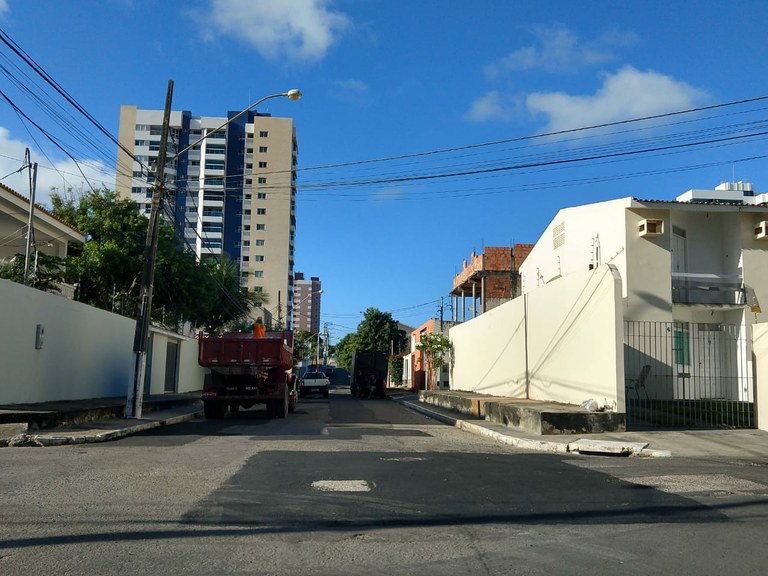 Atalaia, Bairro Industrial e Médice recebem serviços da prefeitura indicados pelo vereador Thiaguinho