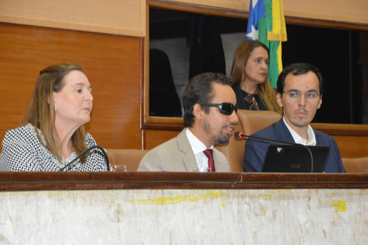 Audiência discute como garantir autonomia e respeito para pessoas com Down