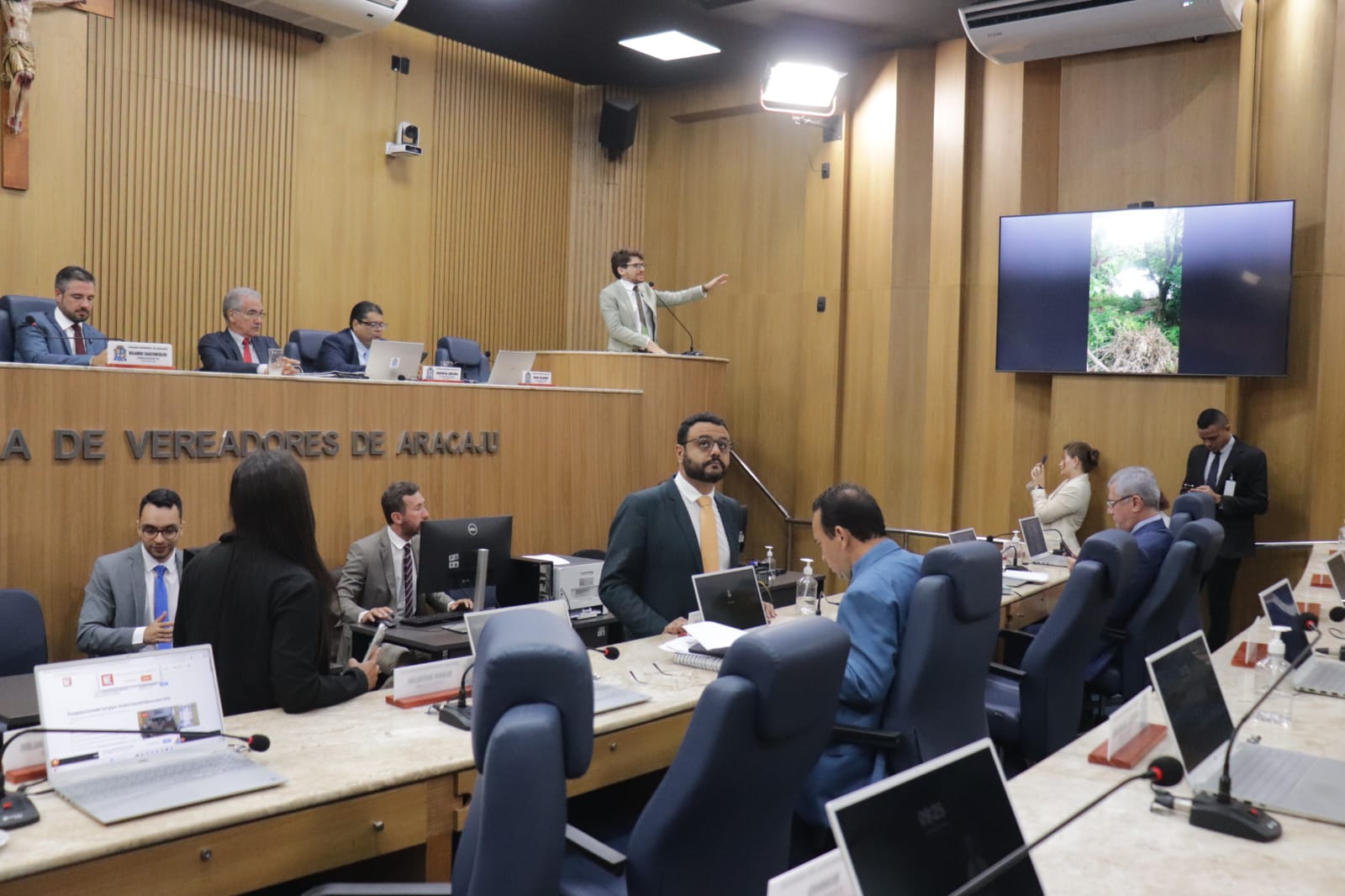 Audiência pública sobre abastecimento de água e inauguração de Complexo Viário marcam o Pequeno Expediente 