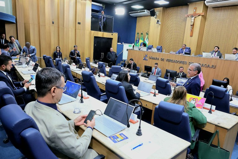 Bancários, transporte público e democracia marcam Pequeno Expediente, 25/09