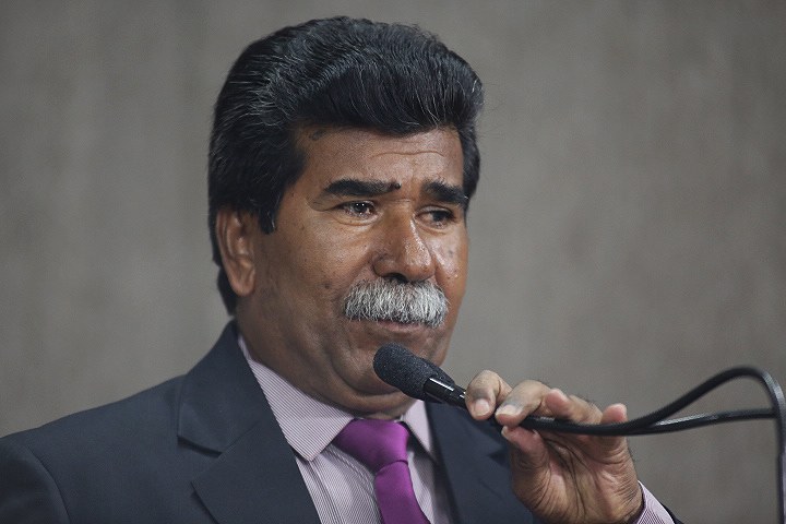 Bigode apresenta projeto que cria o "Botão do Pânico"